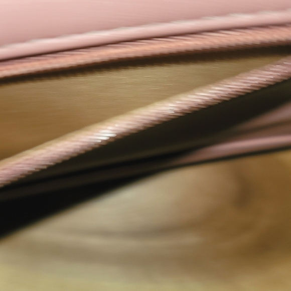 Guess Wallet - Picture 6 of 6